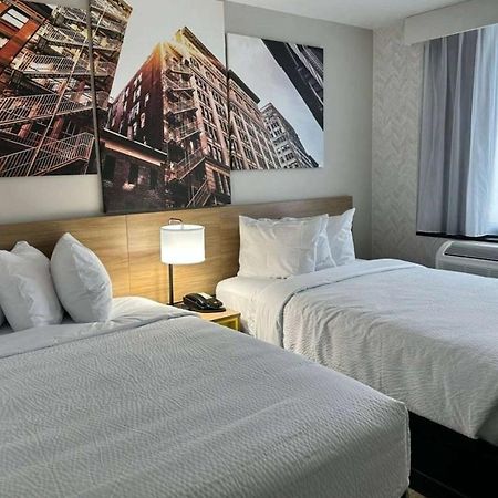 Days Inn By Wyndham Brooklyn Eastern Parkway New York Esterno foto