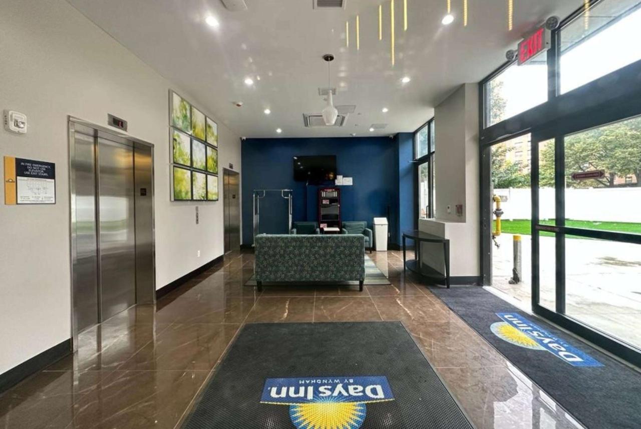 Days Inn By Wyndham Brooklyn Eastern Parkway New York Esterno foto