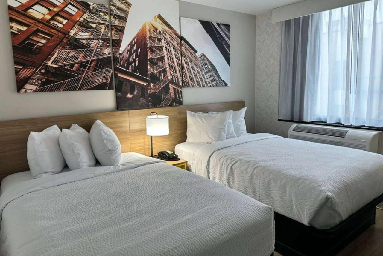 Days Inn By Wyndham Brooklyn Eastern Parkway New York Esterno foto