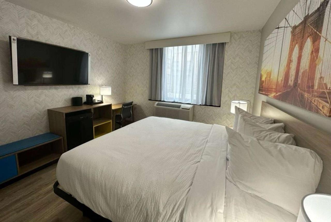 Days Inn By Wyndham Brooklyn Eastern Parkway New York Esterno foto